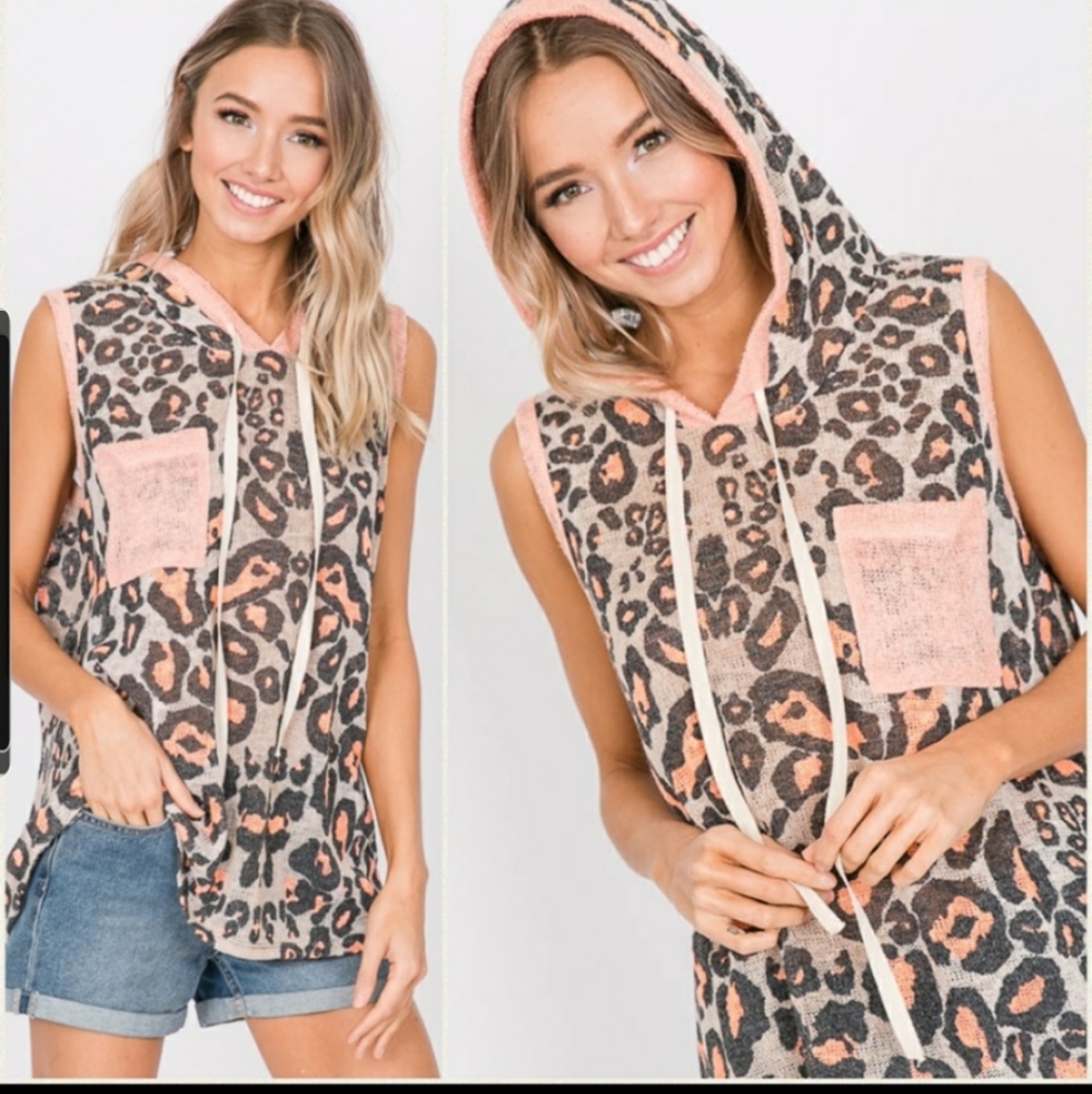 By 7th Ray light wt. knitted peach /gray leopard